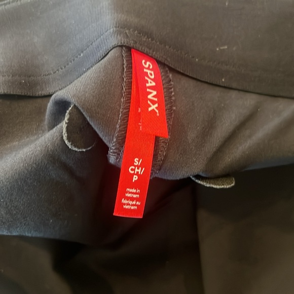 NWT Spanx black shorts size small - Picture 3 of 5